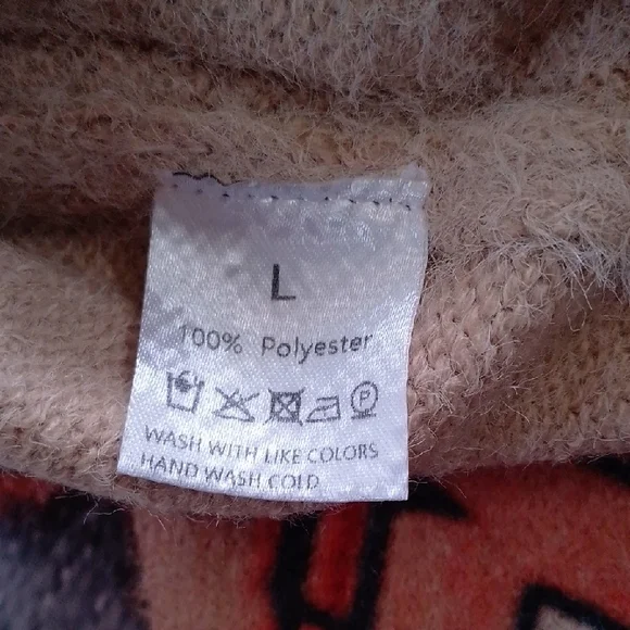 Walt Disney Donald Duck and Penguin Sweater Cream - Picture 2 of 7